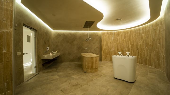 CHARCOT SHOWER